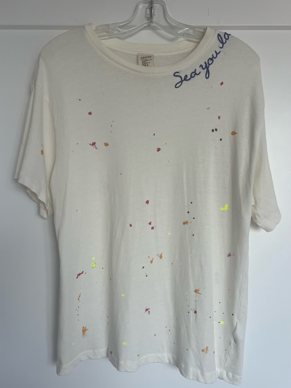 ISMBS Creamy White Paint Splatter Embroidered Collar Cotton T-Shirt Size Medium